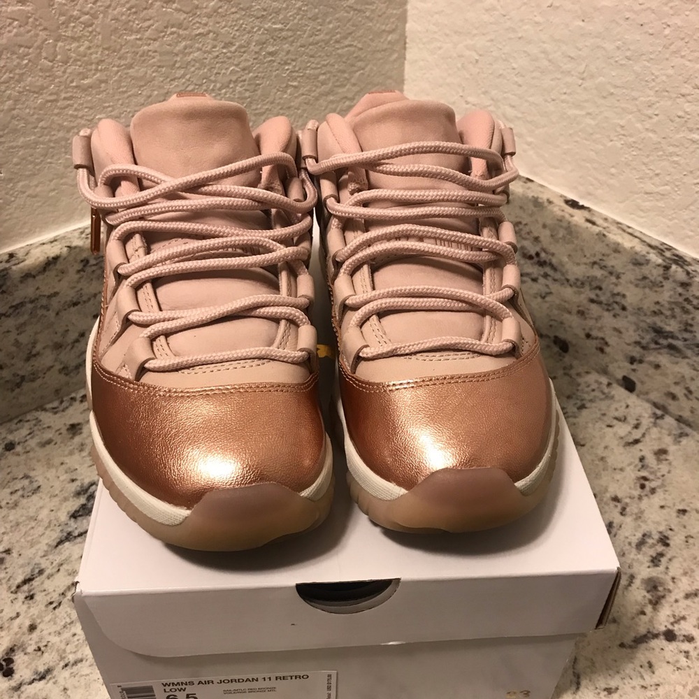 Women’s Air Jordan 11 Retro Low